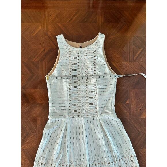 Elegant and rare Nightcap by Carisa Rene skort dress in white crochet lace - Picture 12 of 16